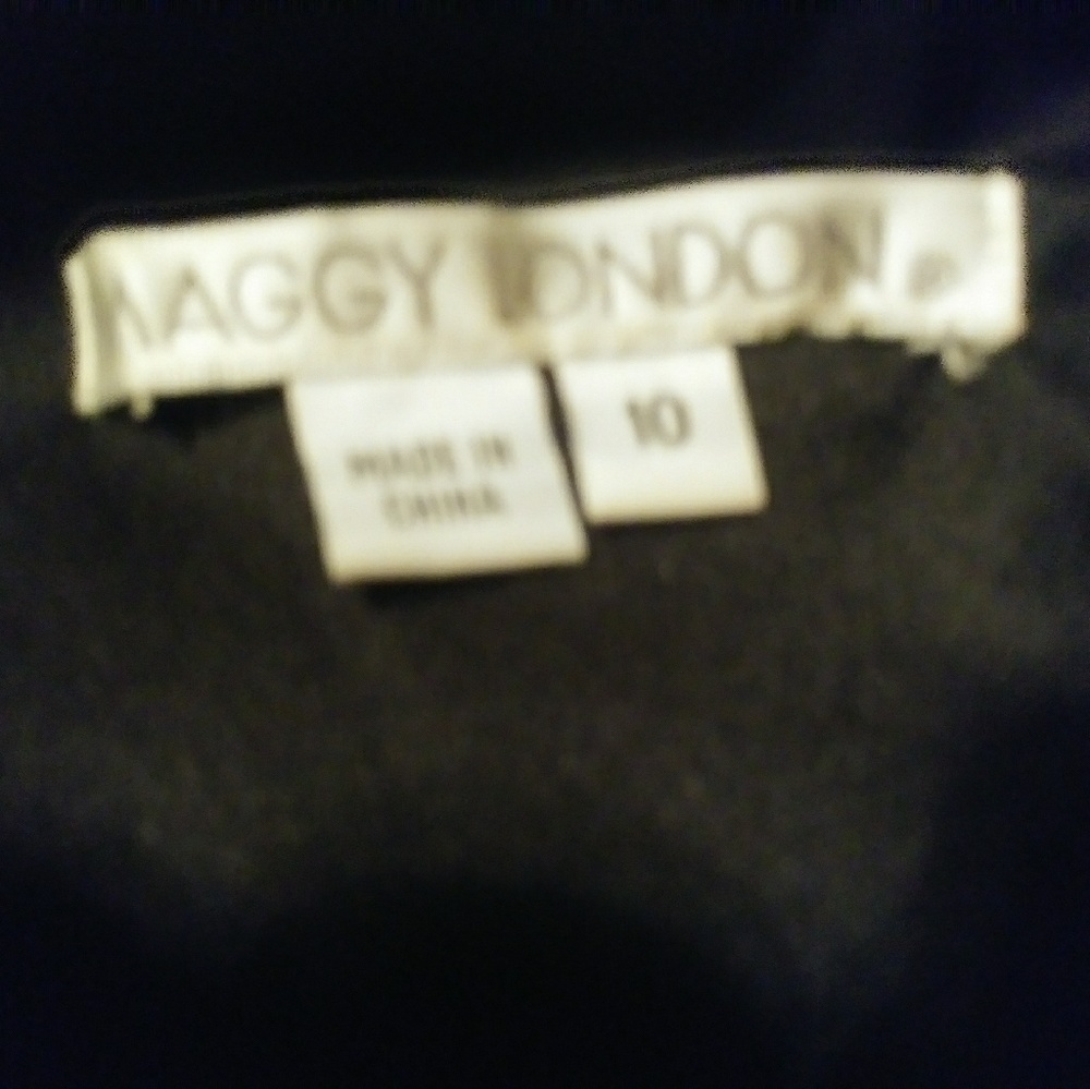 Dress - Picture 2 of 4